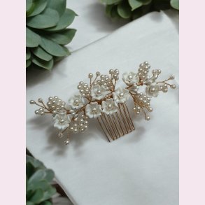 Guldfarvet hrclips med fine smukke blomster og sm sde perler 