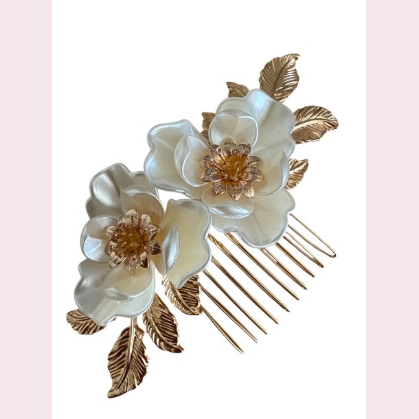 Forgyldt hrclips med smukke hvide blomster, forgyldte blade 