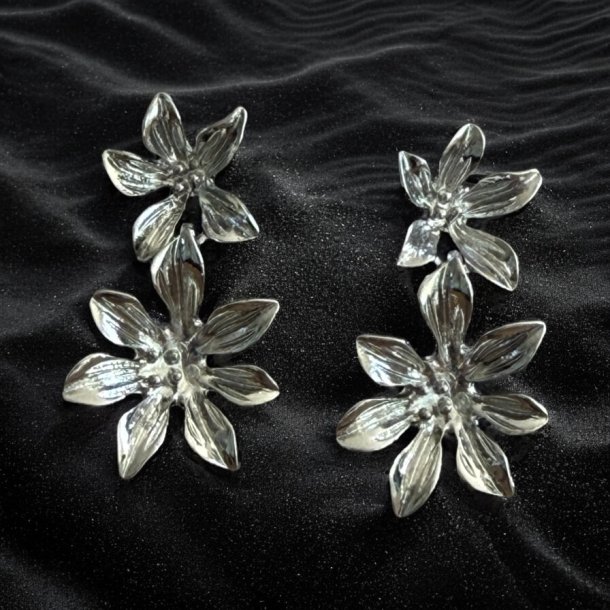 Smukke reringe med store blomster - Slv