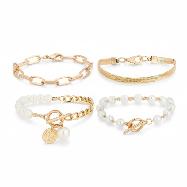 4 Stk. Armbnd med hvide perler og smarte detaljer