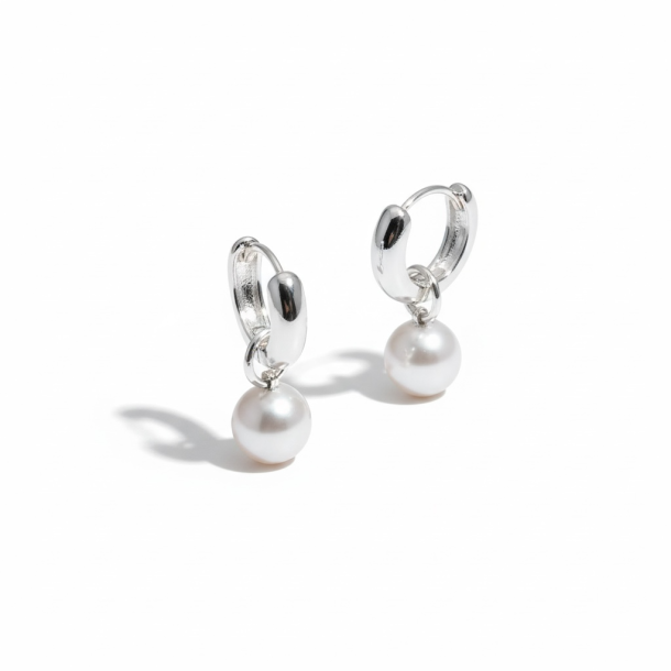 Elegante �reringe med fine hvide perler - S�lv