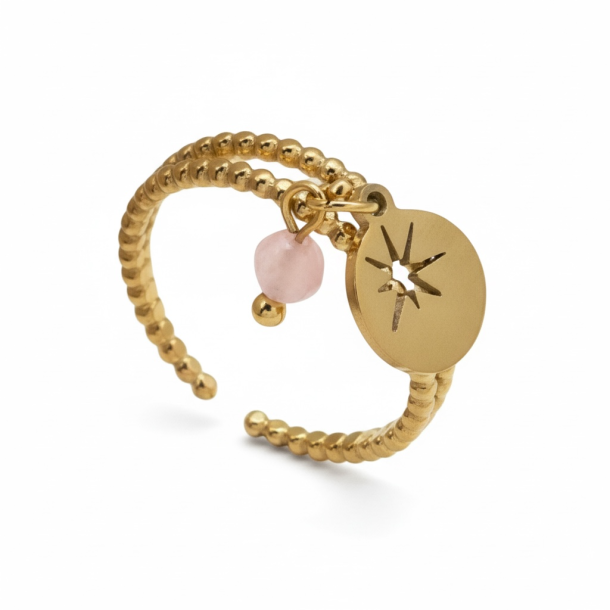 Justerbar ring med s�de vedh�ng