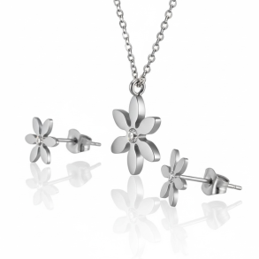 Smukt smykkest med halskde og reringe 