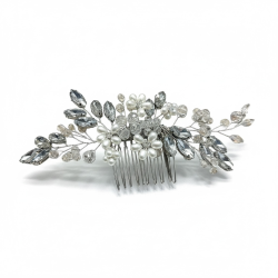 S�lv h�rn�l med krystalpeler og hvide perle blomster