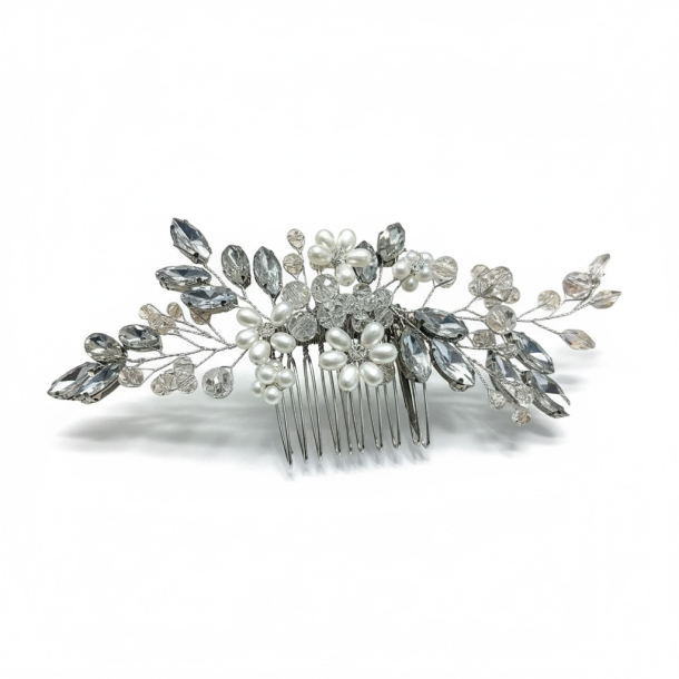 S�lv h�rn�l med krystalpeler og hvide perle blomster