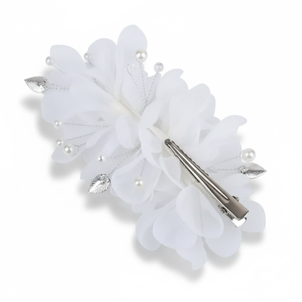 Blomstret h�rsmykke med perler � hvid