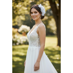 Blomstret h�rsmykke med perler � hvid