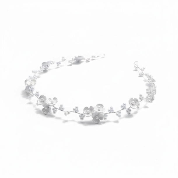 Elegant h�rsmykke med blomster og perler � s�lv