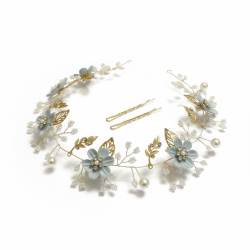 Eksklusivt h�rsmykke med blomster og perler