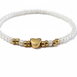 Perlehvidt elastikarmb�nd med guldfarvet hjerte