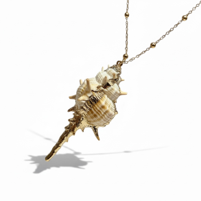 Statement halsk�de med markant musling