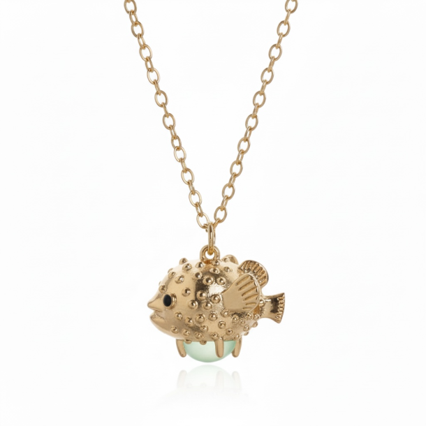 Unik halsk�de med guldfarvet fisk�