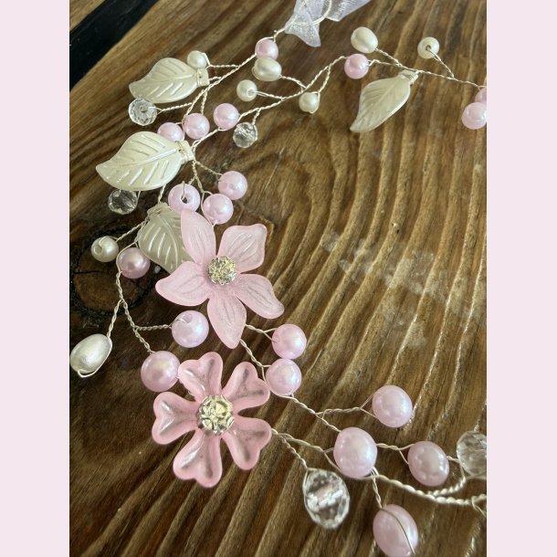 H�rsmykke med blomster, perler og satinb�nd�- S�lv