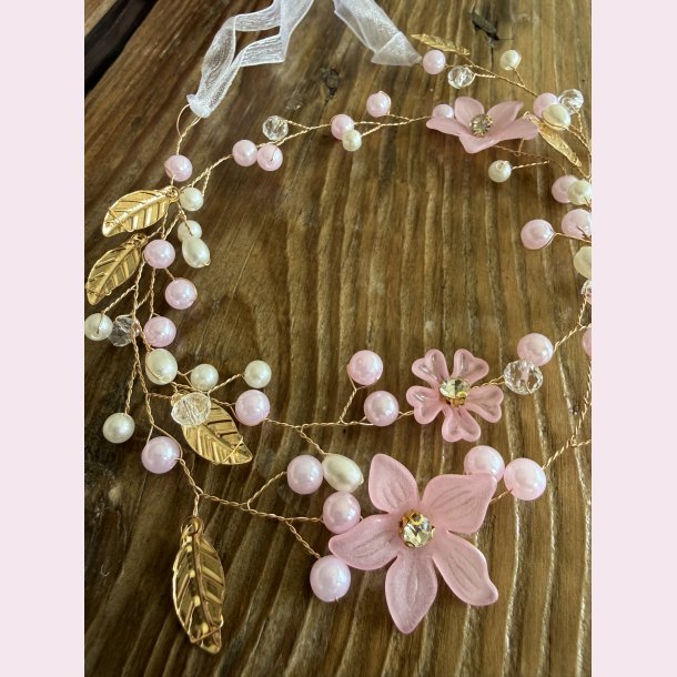 H�rsmykke med blomster, perler og satinb�nd�- Guld