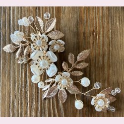 H�rsmykke med blomster, blade og perler�