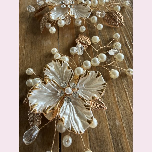 H�rsp�nder med blomster, perler og krystaller � s�t � 2 stk