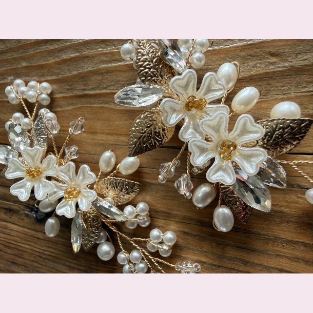 H�rsmykke med blomster, perler og krystaller