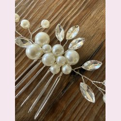 Elegant h�rsmykkes�t med perler og krystaller � 3 dele