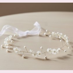 Romantisk h�rb�nd med blomster og perler - S�lv