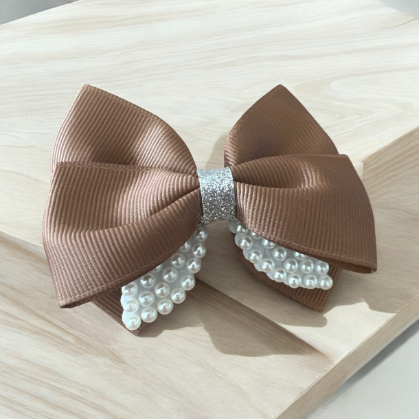 2 stk. smukke brune sljfe hrclips 