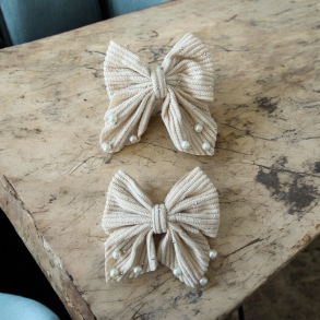 2 stk. smukke sljfe Cremefarvet hrclips med perler og sten 