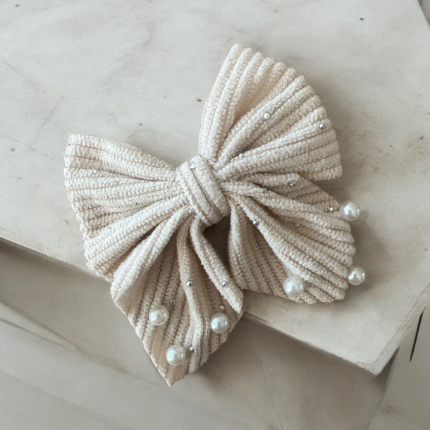 2 stk. smukke sljfe Cremefarvet hrclips med perler og sten 