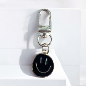 Nglering med sort smileys vedhng  