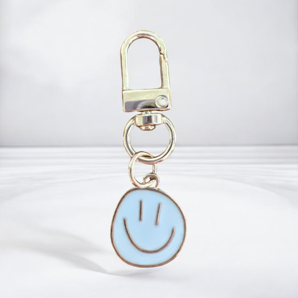 Nglering med hvid smileys vedhng