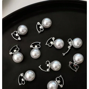 10 sm clips med fine hvide  perler 