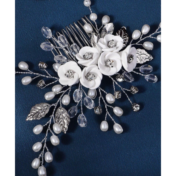 Slv hrnl med smukke hvide perler, slv blade og hvide blomster