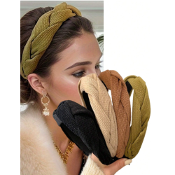 Hrbjle i lkkert bldt stof med snoede detaljer - Grn