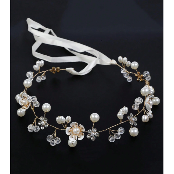 Hrbnd med de smukkeste rhinestone og smukke perler og blomster