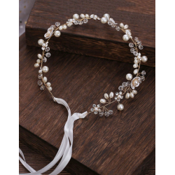 Hrbnd med de smukkeste rhinestone og smukke perler og blomster