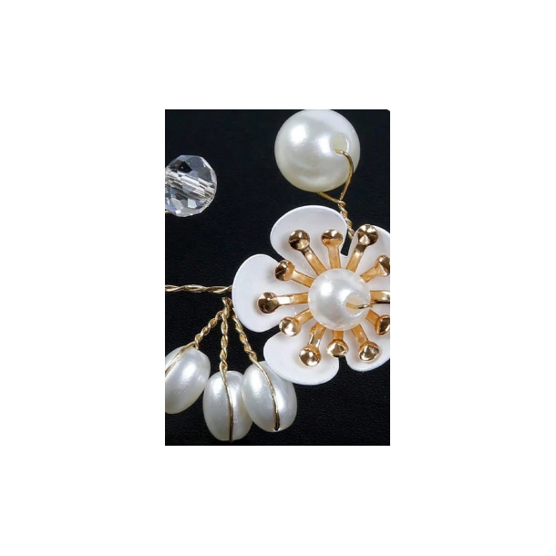 Hrbnd med de smukkeste rhinestone og smukke perler og blomster