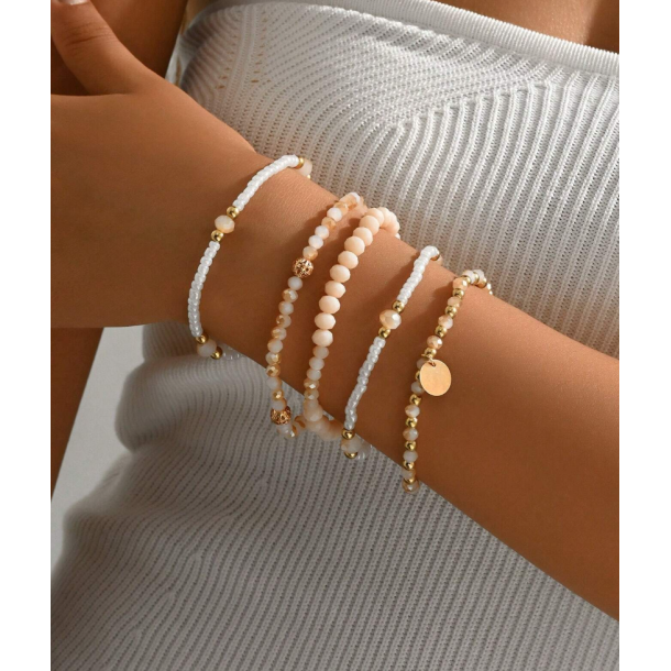 5 Stk. Armbnd med hvide og forgyldte perler - Sart Rosa
