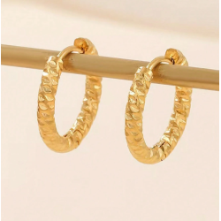 Hoops reringe med hamret detaljer - forgyldt