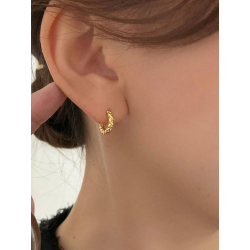 Hoops reringe med hamret detaljer - forgyldt