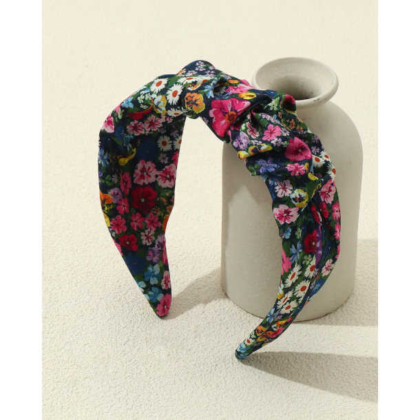 Hrbjle i stof med smukke farver blomster