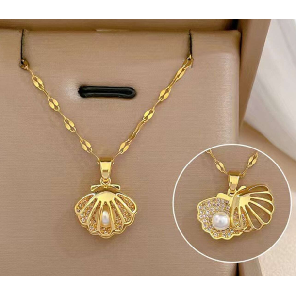 Smuk halskde med perle og zirkonia sten