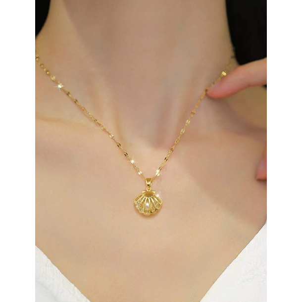 Smuk halskde med perle og zirkonia sten