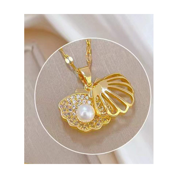 Smuk halskde med perle og zirkonia sten