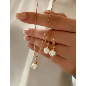 Utrolig smukt smykkest med hvide perler - Forgyldt