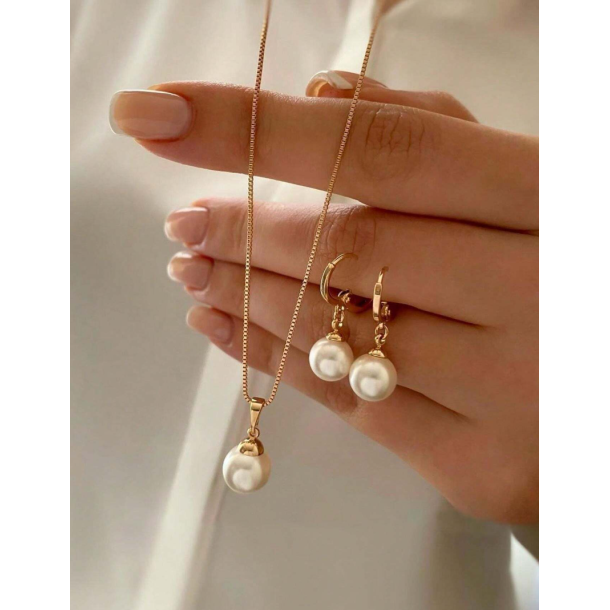 Utrolig smukt smykkest med hvide perler - Forgyldt