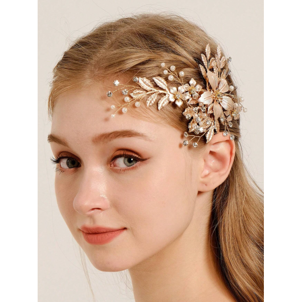 Guldfarvet hrnl med blomster, krystalperler og hvideperler 