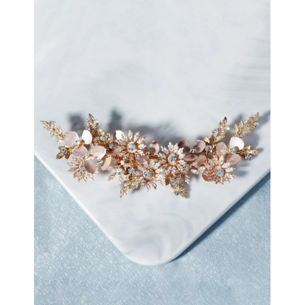 Stor hrnl med blomster og perler i gylden nuancer 