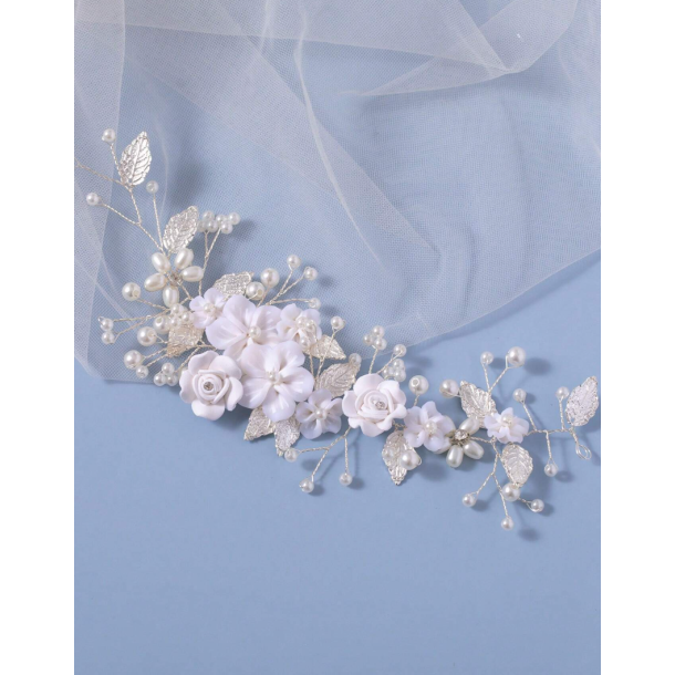 Slv hrnl med smukke hvide perler, slv blade og hvide blomster