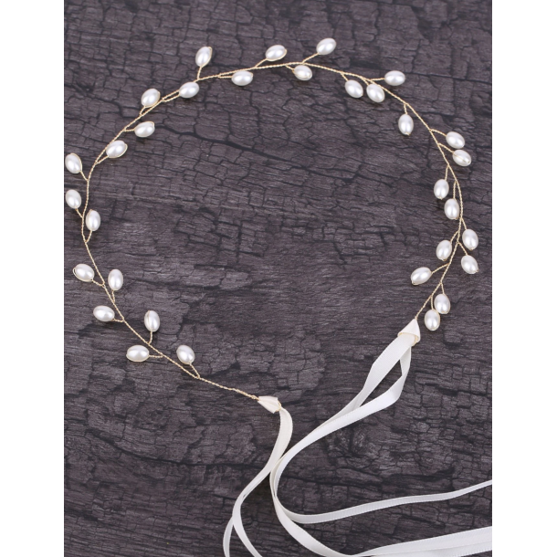 Hrsmykke med fine hvide perler 