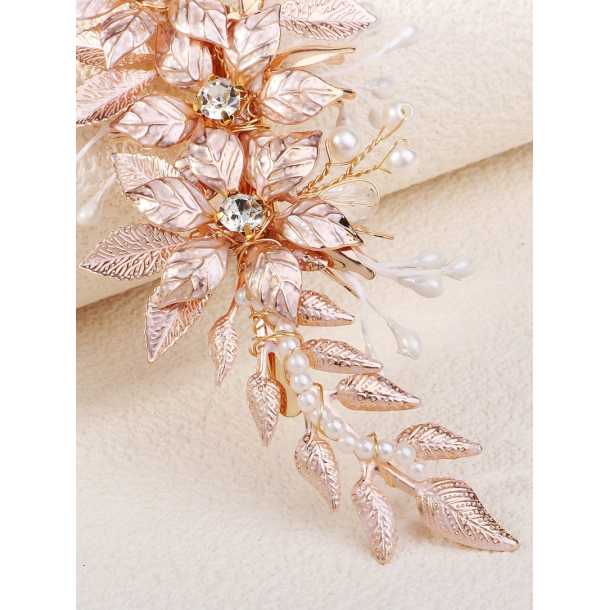 Hrklemme med blomster og perler i gylden nuancer 