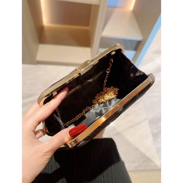 Sort Clutch taske med smuk stof detalje