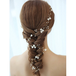 Langt hr smykke med fine hvide blomster - Forgyldt